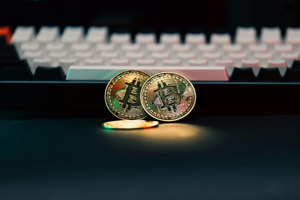 Multiple blockchain network connections representing USDT payout chain options